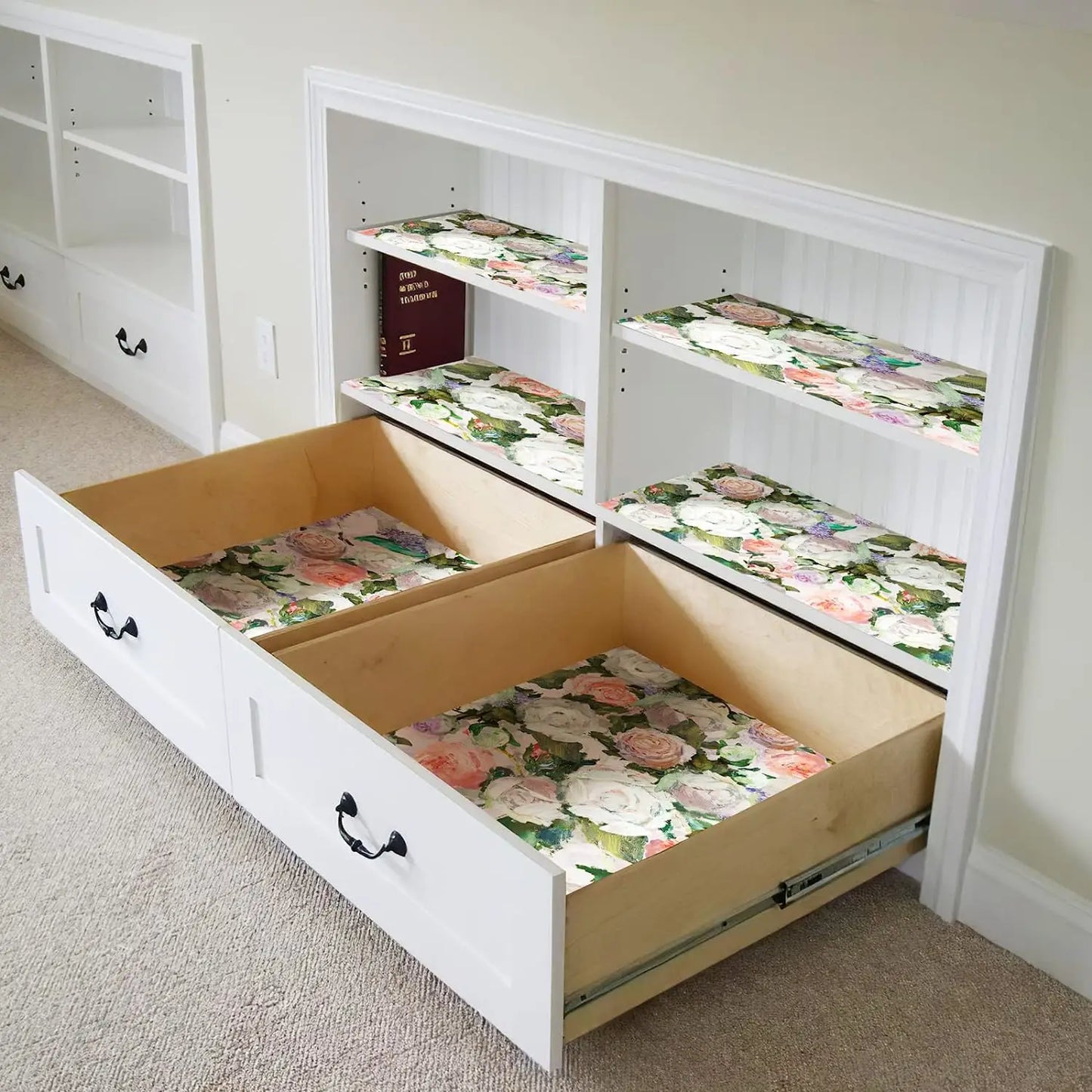 Peel & Stick tapeet suure lillelise mustriga – ShopPoint24 Peel & Stick tapeet suure lillelise mustriga