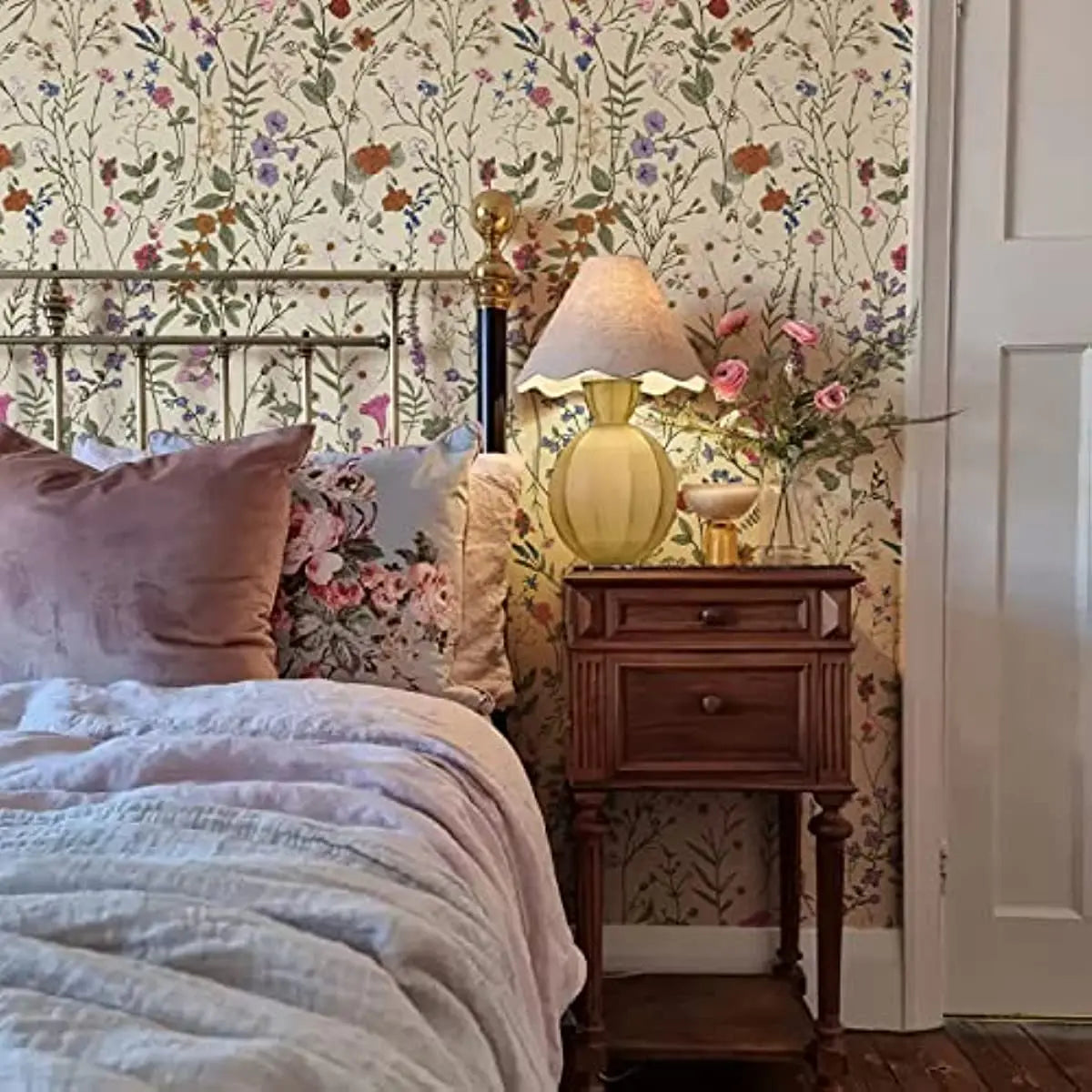 Lilleline Peel & Stick tapeet